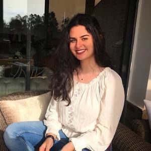 Meet your Posher, Kenza